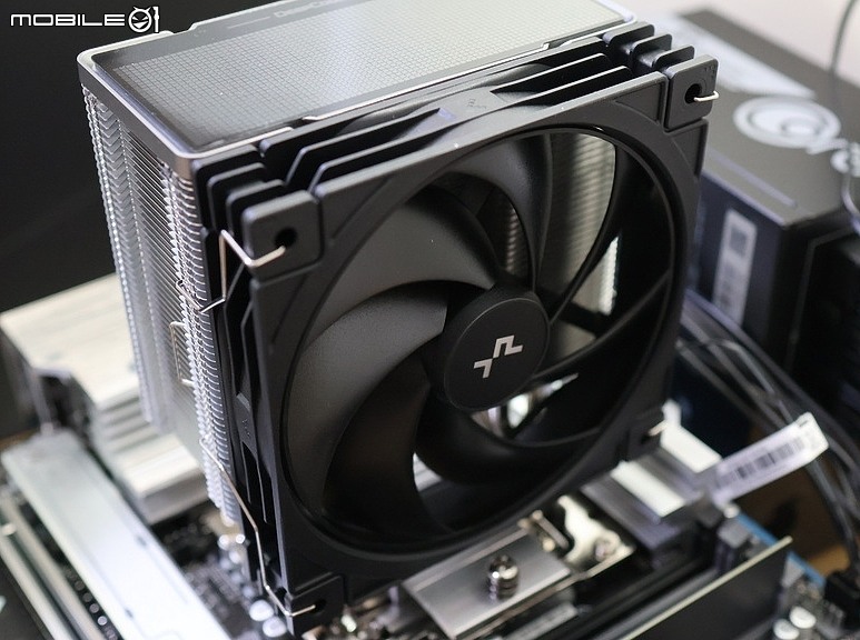DeepCool 九州風神單塔空冷再添戰力 AG600 與 AG400 ARGB V2