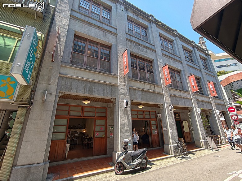 大稻埕霞海城隍廟、大稻埕遊客中心、大稻埕屈臣氏大藥房、六館街尾洋式店屋、李臨秋故居、千秋街店屋、李春生紀念教會、陳天來故居、原周進春茶行｜台原亞洲偶戲博物館｜逆風樓— 2026初夏之大稻埕散策 南段—民生西路以南至南京西路之間