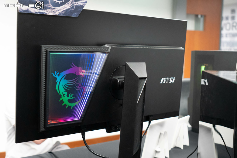 【Computex 2026】一台螢幕包辦三個解析度/更新率設定 微星推出 UHD/QHD/FHD 三模切換顯示電競螢幕 MPG OLED 322URDX36
