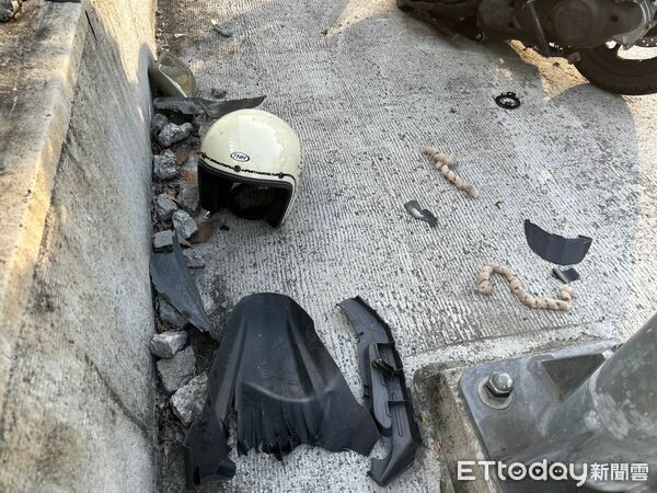 ☠️台中 女騎士用生命💀💀 跟對折的機車教訓 左轉四輪大爺🚗