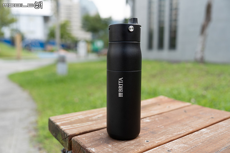 BRITA LARQ iQ 探索智能淨水保冰杯開箱｜UV-C 殺菌、智慧追蹤飲水紀錄、濾水保冰一次到位