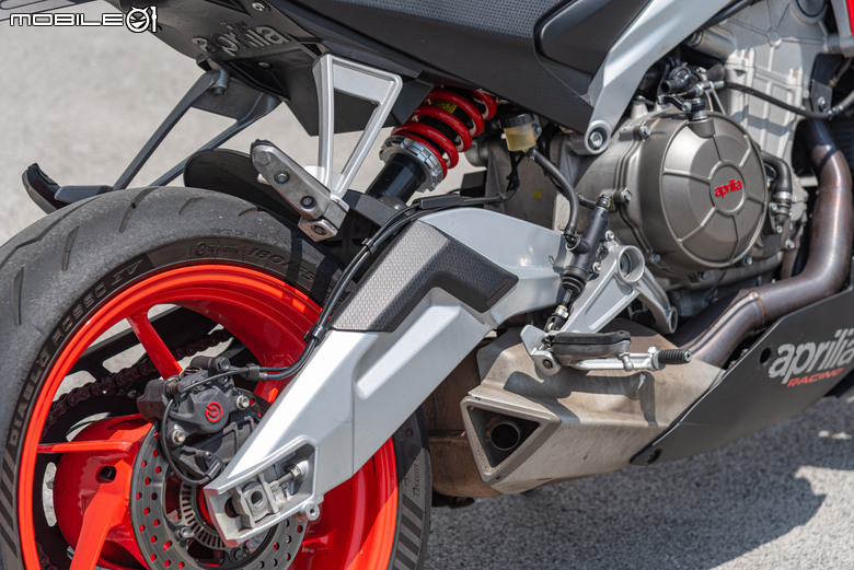 點我看大圖 Aprilia Tuono 660 試駕報告|手握燥熱戰鬥純血,電控帶來千變萬化!