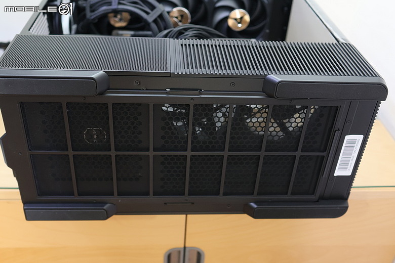 點我看大圖 寬廣視野 Antec 安鈦克 C6C AIR 三面曲面玻璃海景機殼