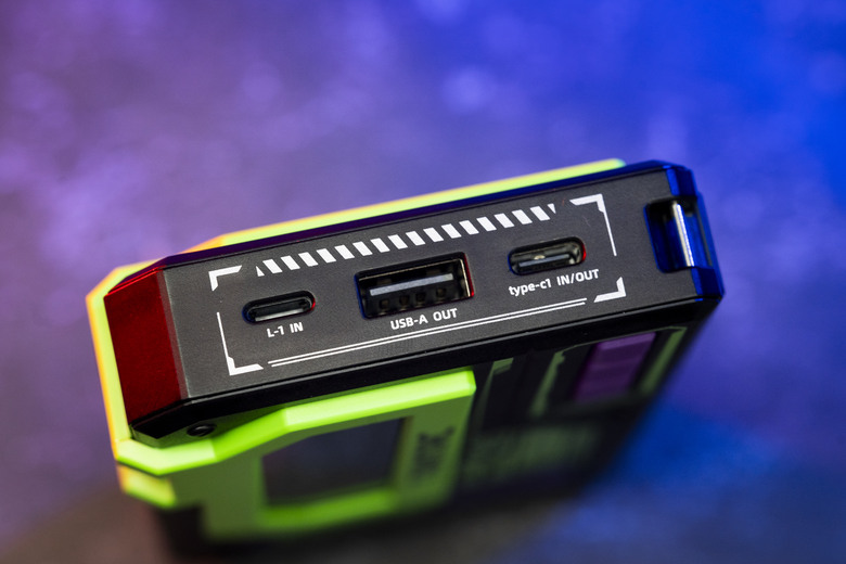點我看大圖 【開箱分享】Wizman 大飛社 10000mAh 磁吸式行動電源┇這是我近期看過最酷的行動電源