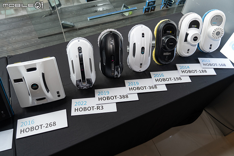 HOBOT-SP10 玻妞雙刮刀擦窗機器人登場｜窗戶清潔終於不只會擦，還能把水痕刮乾淨