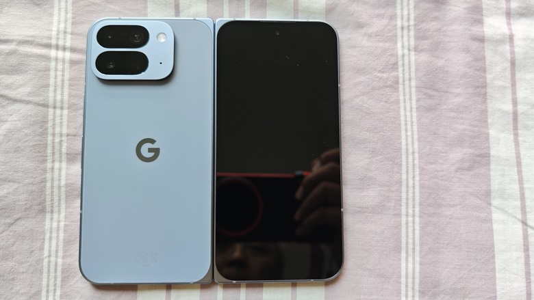 從Pixel 2 一路到Pixel 10 Pro Fold - 我的第一支摺疊機開箱 & 一點小小心得~