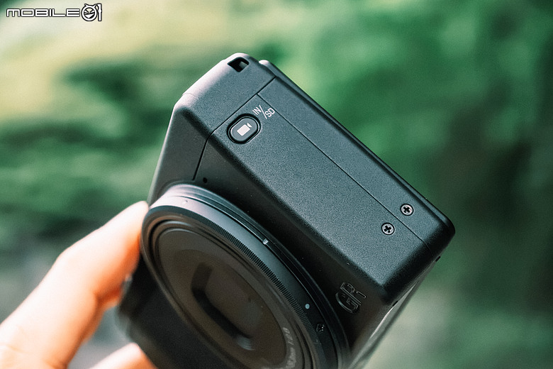 RICOH GR IV Monochrome 評測報告｜以純粹光影、譜寫口袋裡的黑白詩篇！