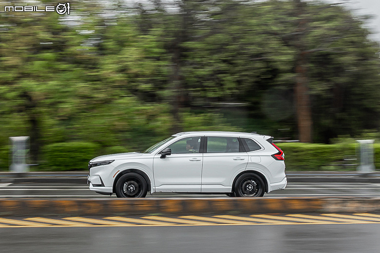 Honda CR-V e:HEV 試駕報導|油電加持、如虎添翼!