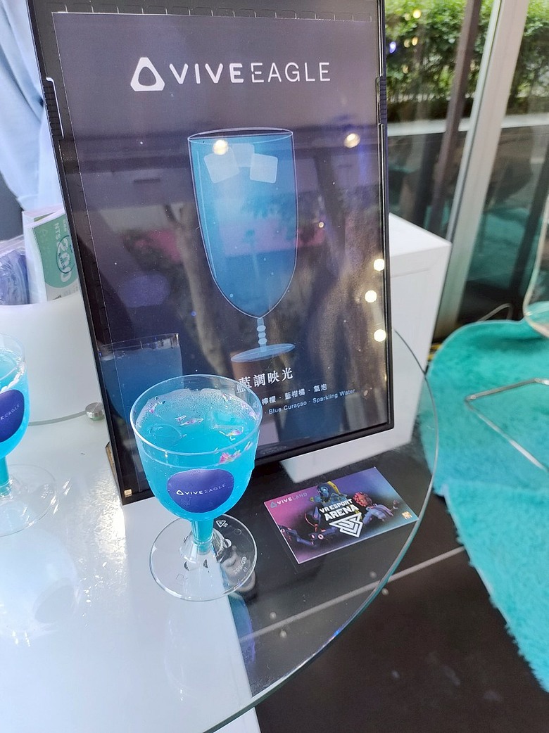 衝了!三創快閃店體驗HTC Vive Eagle