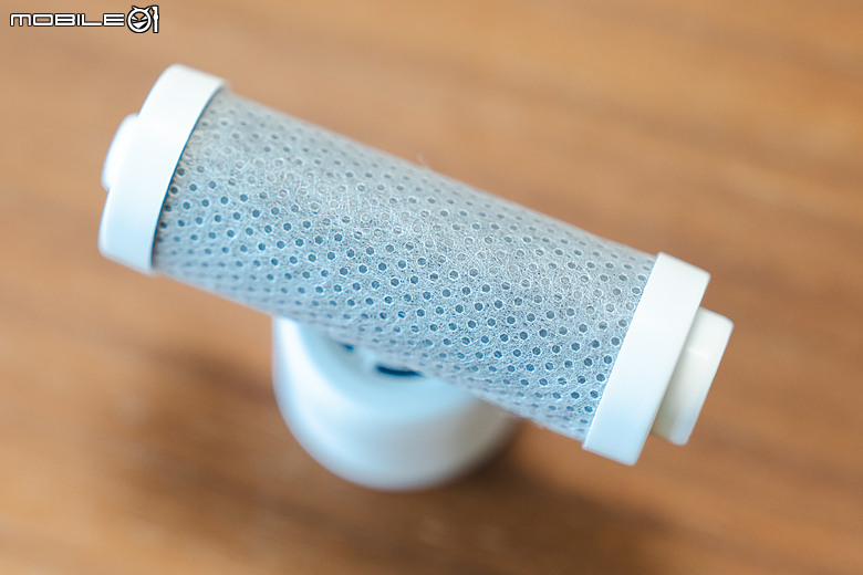 BRITA LARQ iQ 探索智能淨水保冰杯開箱｜UV-C 殺菌、智慧追蹤飲水紀錄、濾水保冰一次到位