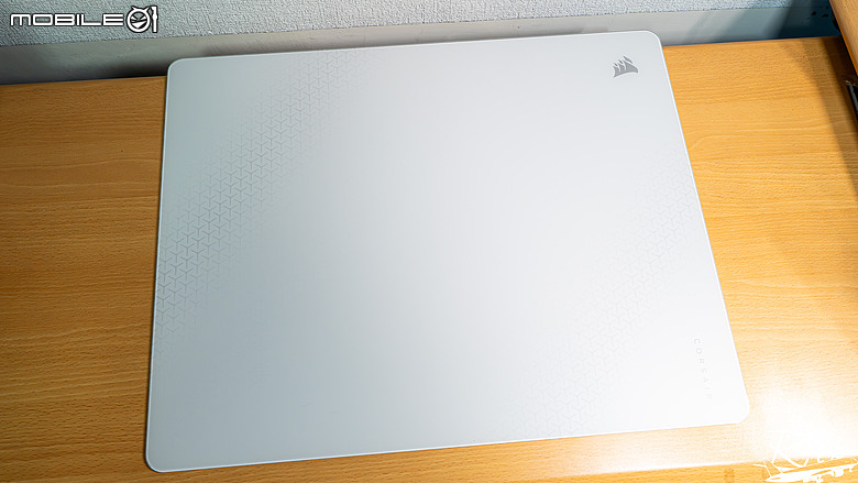【開箱】賊船鎂合金滑鼠與首款玻璃墊 | CORSAIR SABRE v2 PRO WIRELESS MG WHITE & MM GLASS LARGE