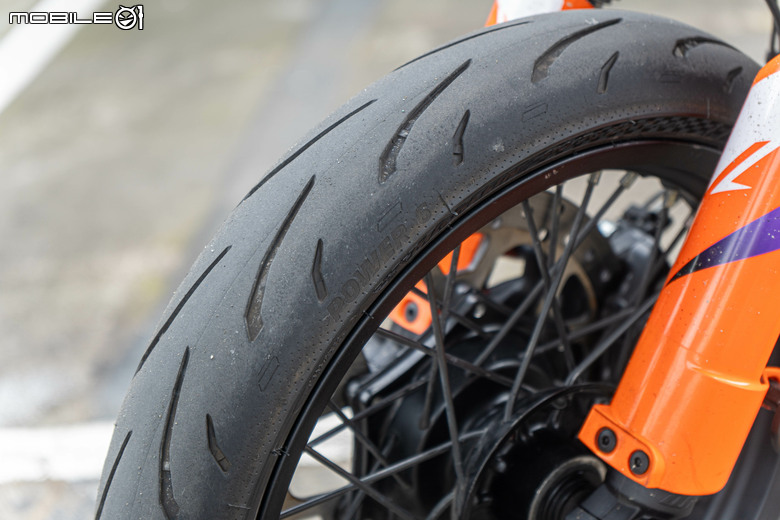 KTM 390 SMC R 試駕｜街車以上，滑胎以下