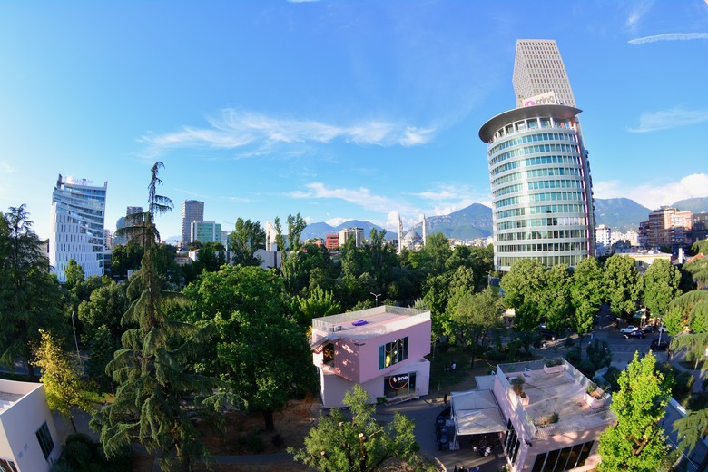阿爾巴尼亞🇦🇱第一天 - 首都地拉那美食現代建築之旅