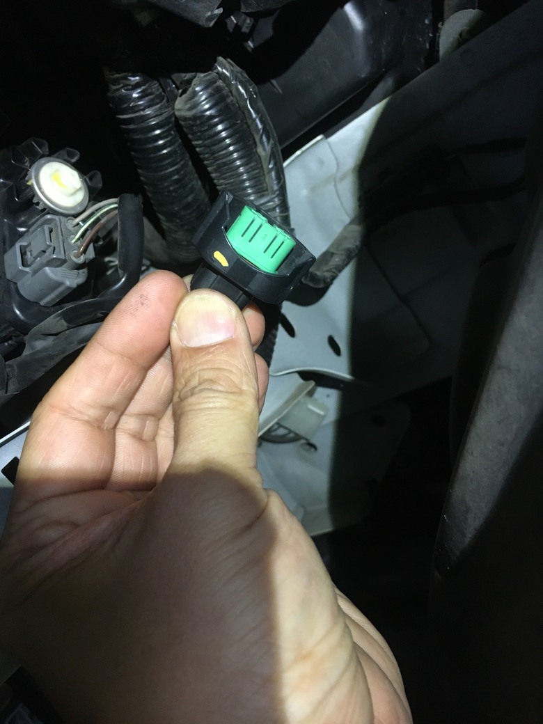 2016 Mazad 3 更換 LED 燈泡