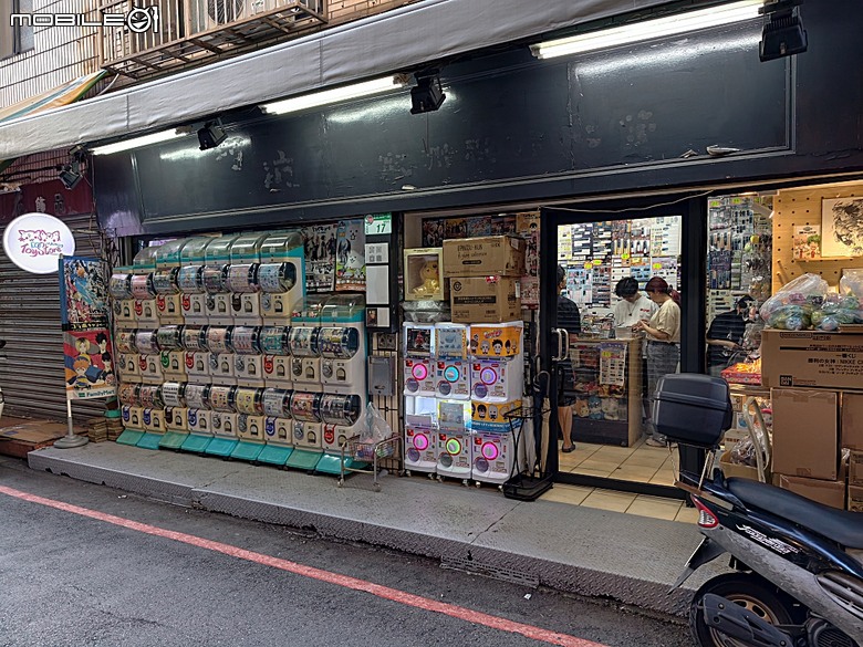 新芳春行、波麗路餐廳、黑美人大酒家、大千百貨、渭水驛站，還有美味吐司PILLO Bakery & café及好吃的大稻埕魯肉飯 — 2026初夏之大稻埕散策 東段 — 延平北路二段兩側及東側