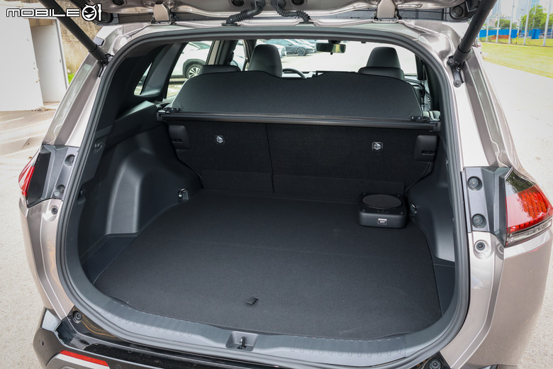 Toyota RAV4 PHEV 試駕｜可純電每日通勤、還具備6秒內加速破百的實力！