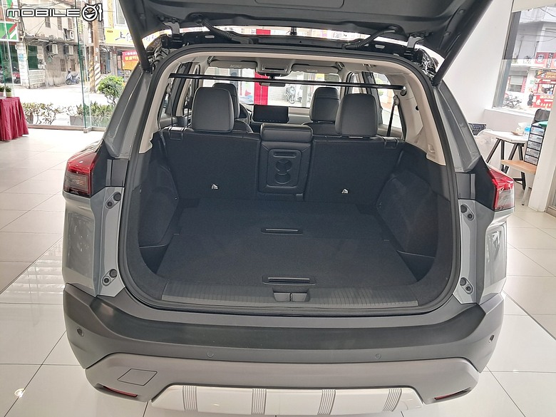★ 櫻花美學 の 匠人工藝 《 Nissan X-TRAIL 》Sentra KYB黑桶、ELF機油、氫氣除碳