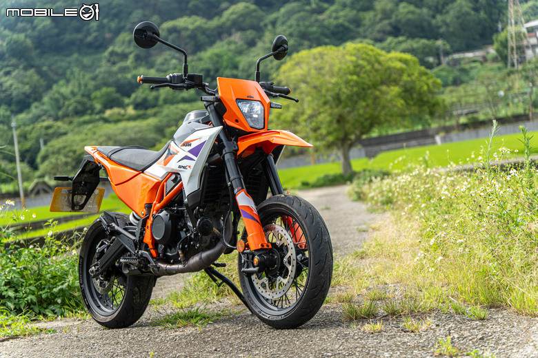 KTM 390 SMC R 試駕｜街車以上，滑胎以下