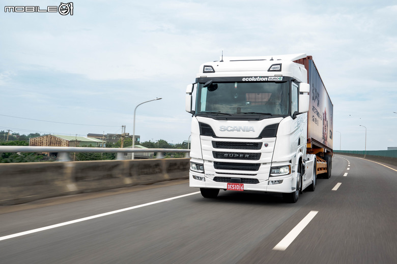 「減．但不簡」瑞典頂級商用車 Scania Super 11公升引擎輕巧上市！