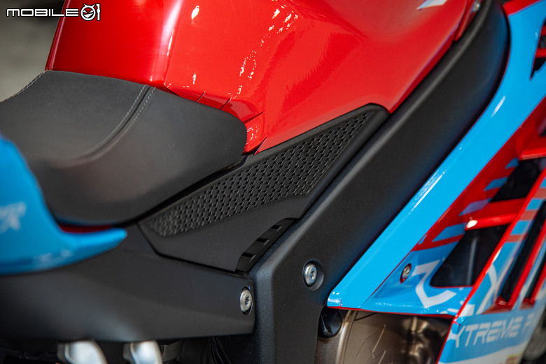 張雪機車 ZXMOTO 820RR實車開箱｜來自中國的三缸戰鬥機！WSBK SSP賽事當紅炸子雞！
