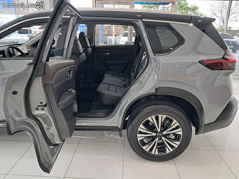 ★ 櫻花美學 の 匠人工藝 《 Nissan X-TRAIL 》Sentra KYB黑桶、ELF機油、氫氣除碳