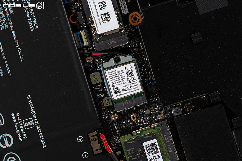 GIGABYTE AORUS MASTER 16 AM6J｜今年最超值 16 吋 RTX 5090 電競機皇？