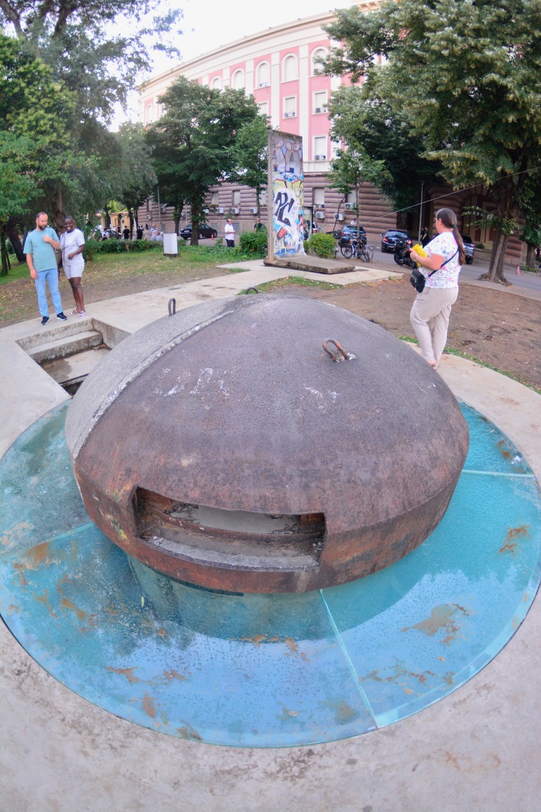 阿爾巴尼亞🇦🇱第一天 - 首都地拉那美食現代建築之旅