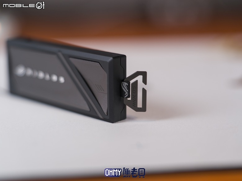 速度、外型再進化！ROG Strix Aiolos SSD外接盒