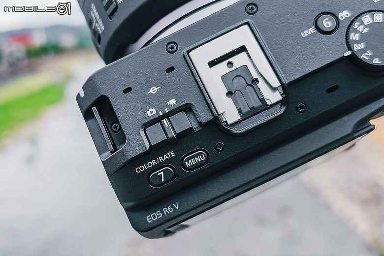 Canon EOS R6 V + RF20-50mm f/4L PZ 評測報告｜首款全幅方塊機、搭載 7K Open Gate 終極殺招！