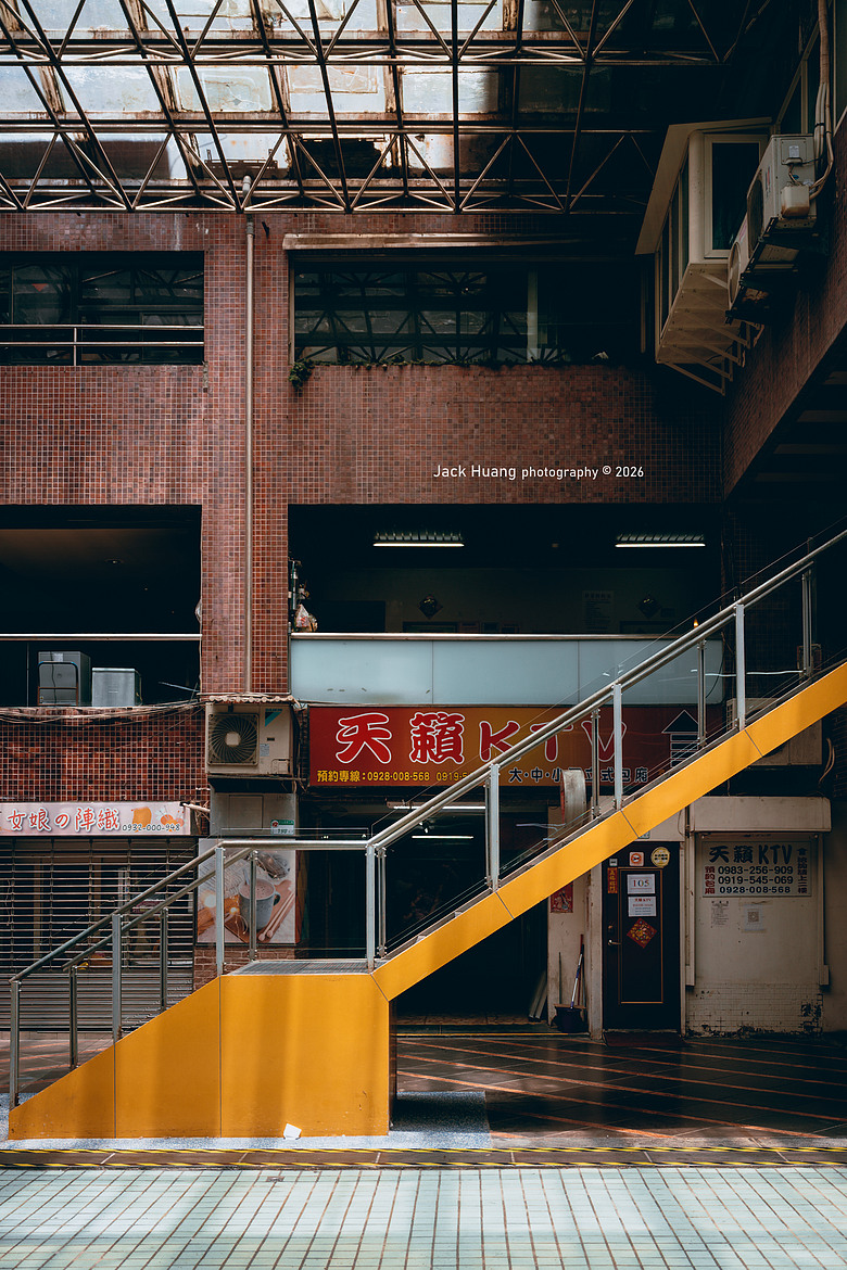 點我看大圖 走進綠意的台北慢時光 - 與貓咪的午後約會丨民生社區