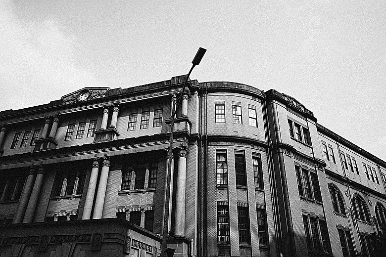 RICOH GR IV Monochrome 評測報告｜以純粹光影、譜寫口袋裡的黑白詩篇！