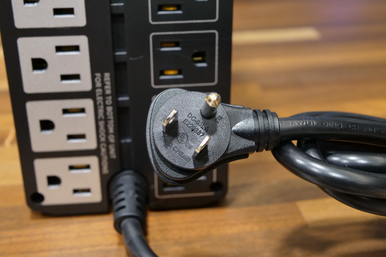 點我看大圖 CyberPower GX150C2M不斷電系統 簡易開箱