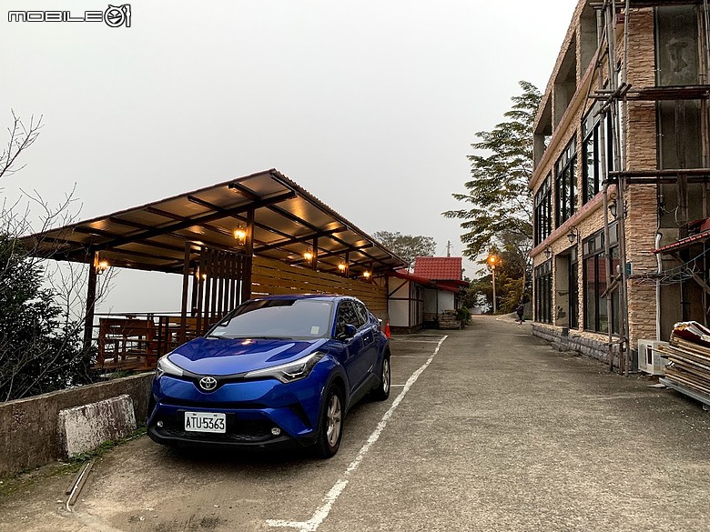 再見了，我的小藍：一部 Toyota C-HR 與我們家的九年時光