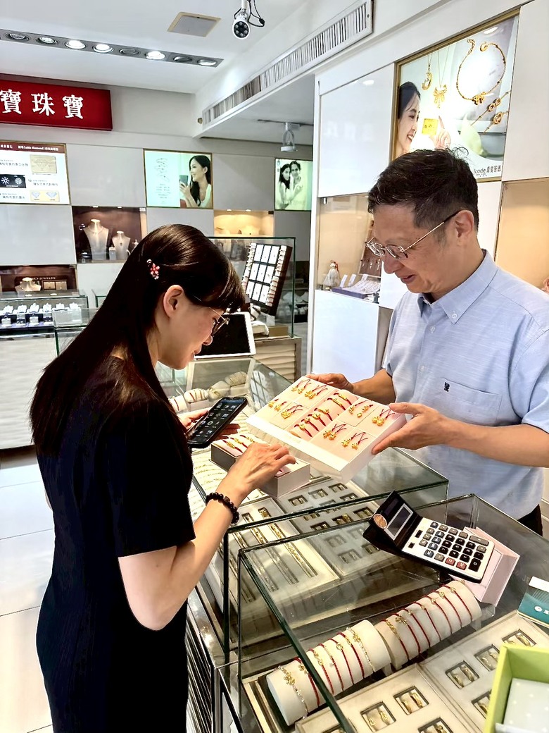 台南金飾推薦｜J'code真愛密碼生肖金牌＋刻字款，彌月禮不踩雷首選