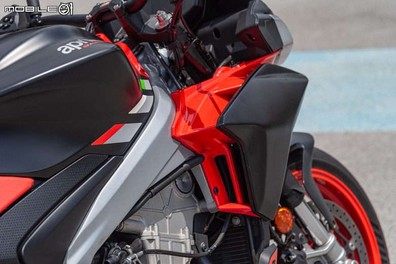點我看大圖 Aprilia Tuono 660 試駕報告|手握燥熱戰鬥純血,電控帶來千變萬化!