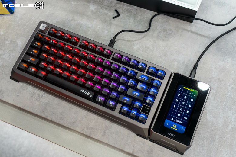 【Computex 2026】微星推出新款磁軸鍵盤 Strike Alloy TMR 具備 PCB 防水設計在水中也能打！