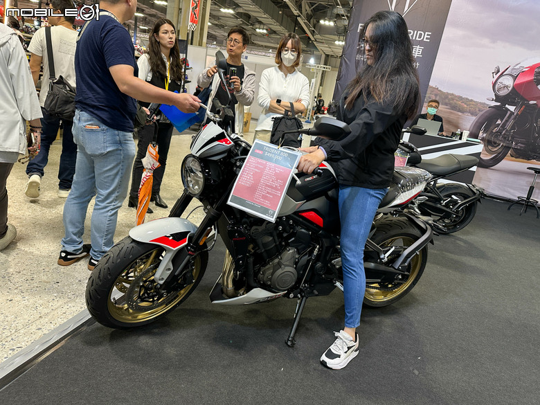 點我看大圖 滂沱大雨檔不住,2026 花博重型機車暨人身部品熱烈開展!