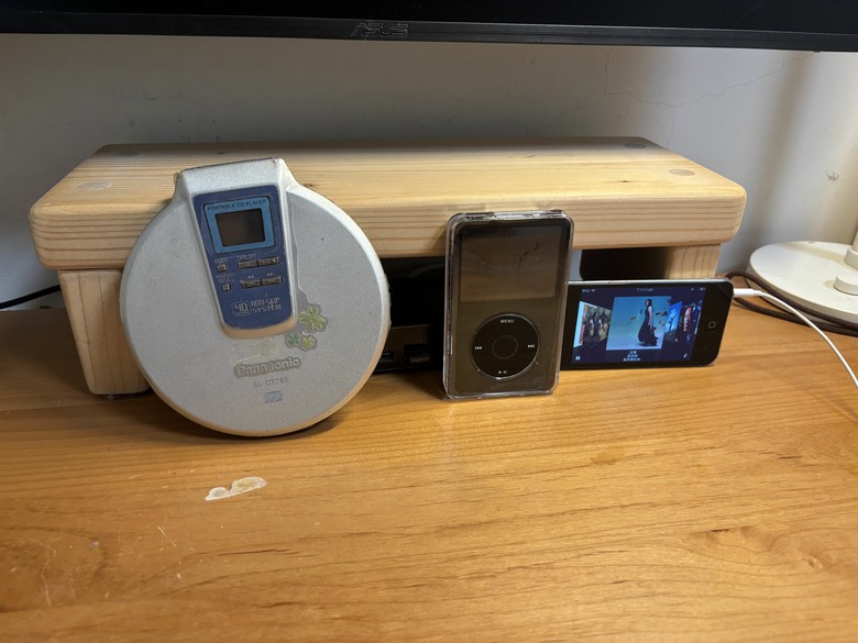 有手機以前你出門在外都怎麼聽音樂呢?大家還記得「隨身聽」嗎?