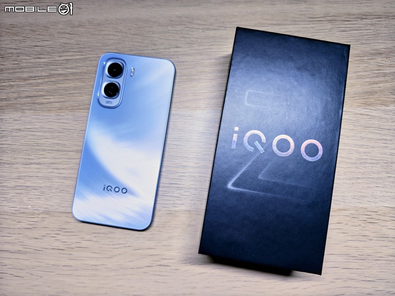 點我看大圖 電量焦慮可以退場了?iQOO Z11 開箱:9020mAh、144Hz 與全天候電力怪獸