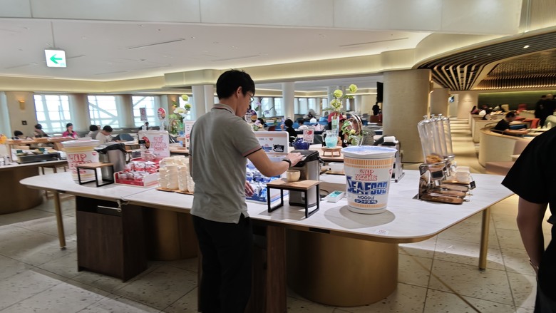 我與智能眼鏡的三天兩夜大阪快閃行 - Day2~Day3 - 天神橋筋商店街 / 梅田KYK炸豬排 / 阪急三番街 / 綱敷天神社御旅社 / 讀賣電視台柯南群像 / 通天閣 / 日本橋 / 達摩串炸 / 堺筋俱樂部 / INNN共乘體驗分享