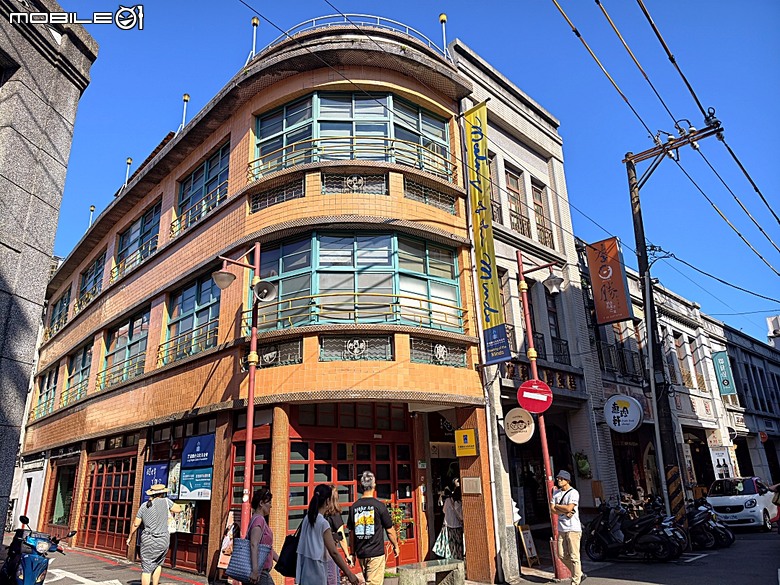 大稻埕歷史風貌特定專用區、Olympus Plaza Taipei、永樂町派出所、十連棟、大稻埕辜宅、福生堂醫院，順便品嚐昭和浪漫洗濯屋的烤糰子與甜點冰品 — 2026初夏之大稻埕散策 北段 — 民生西路以北至民權西路大橋頭站之間