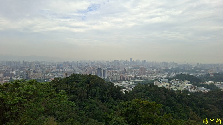 【郊山走走】土城青龍嶺健行｜有故事的朱財華紀念步道