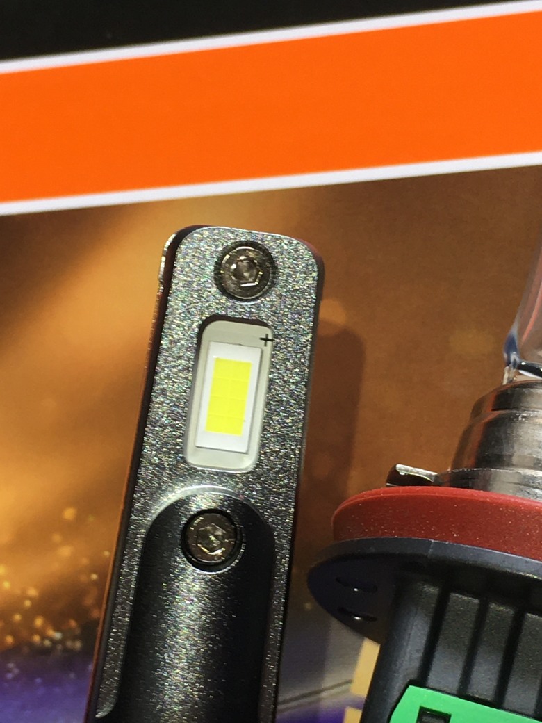 2016 Mazad 3 更換 LED 燈泡