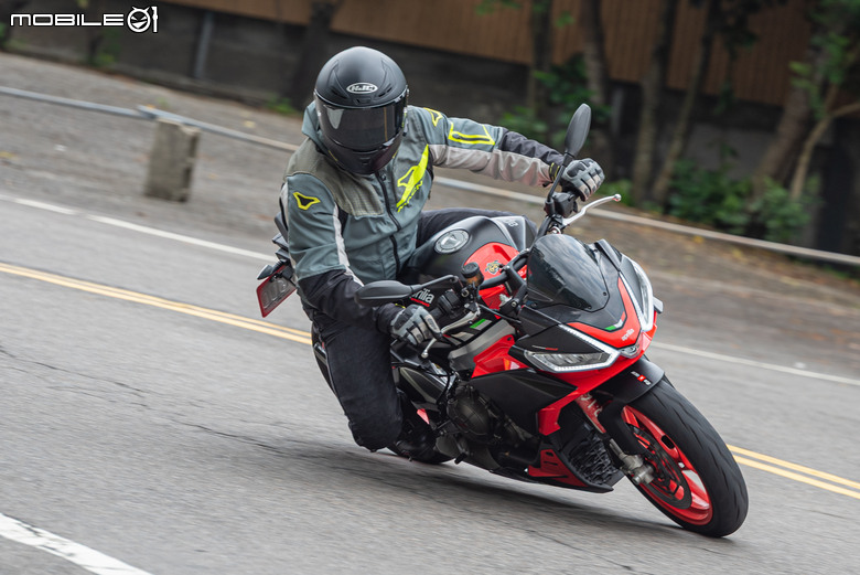 點我看大圖 Aprilia Tuono 660 試駕報告|手握燥熱戰鬥純血,電控帶來千變萬化!