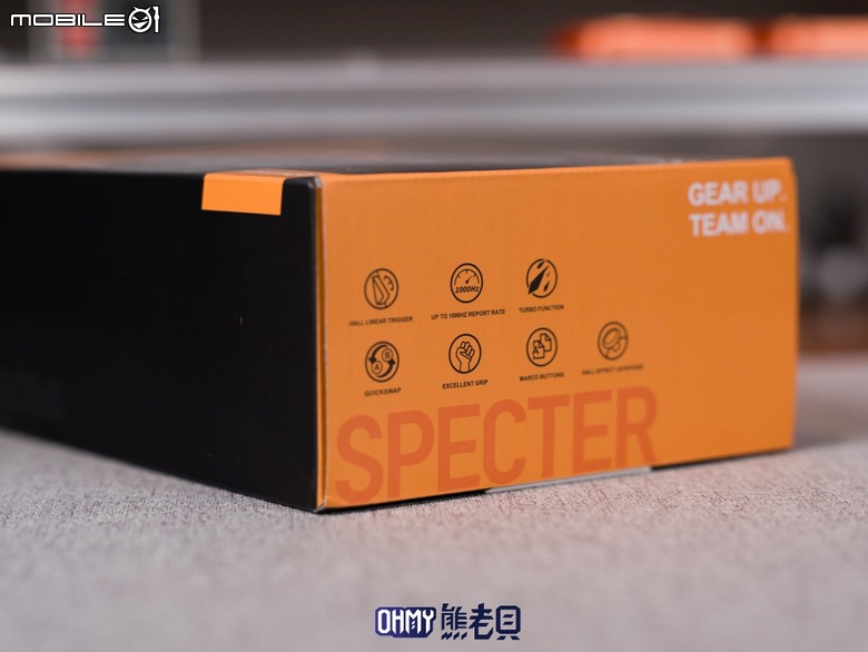 雙按鈕配置、多平台通用 Bteam Specter 沛影 無線遊戲手把