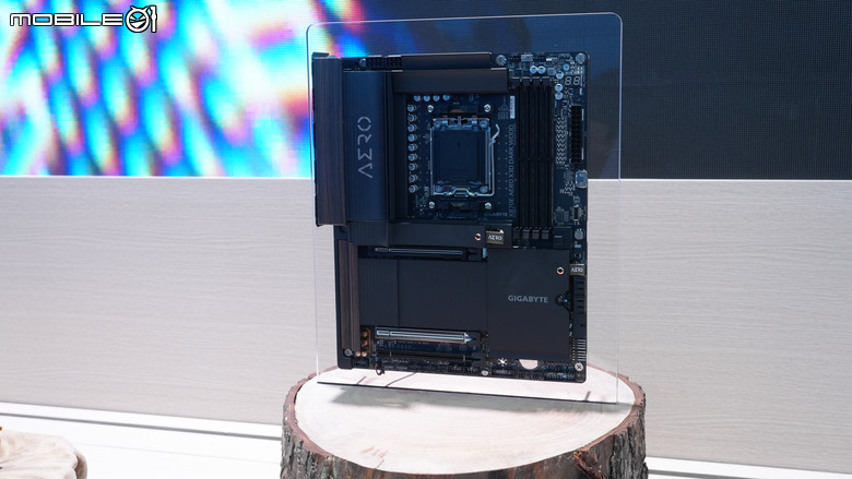 [COMPUTEX] 技嘉40週年INFINITY藍圖 (主機板、顯示卡、5K MINI LED、雕妹機、電競筆電)