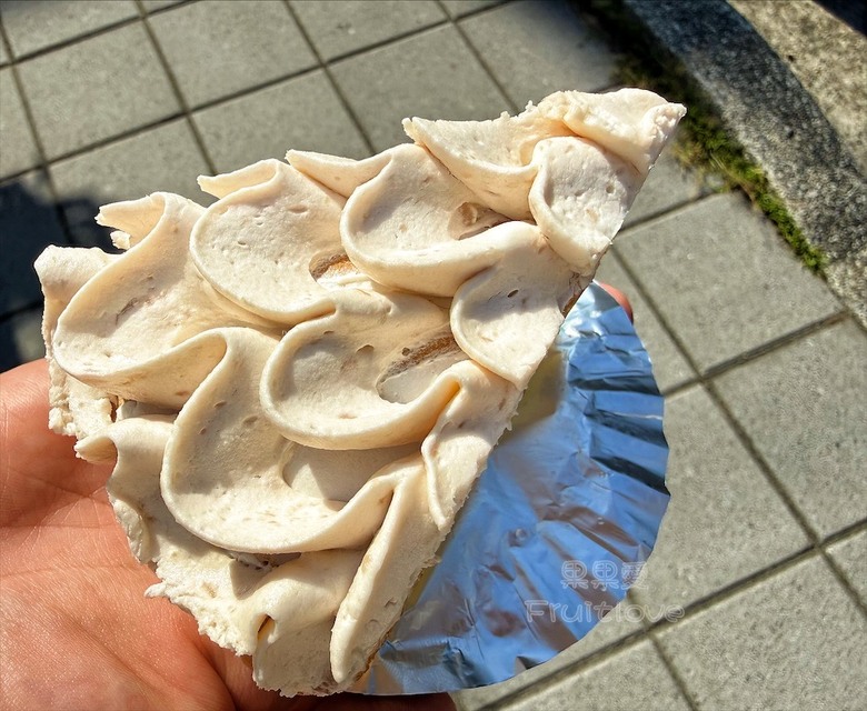 在地甜點、蛋糕、麵包烘焙店,甜而不膩的麻吉泡芙、蛋糕必吃,還有多款平價麵包