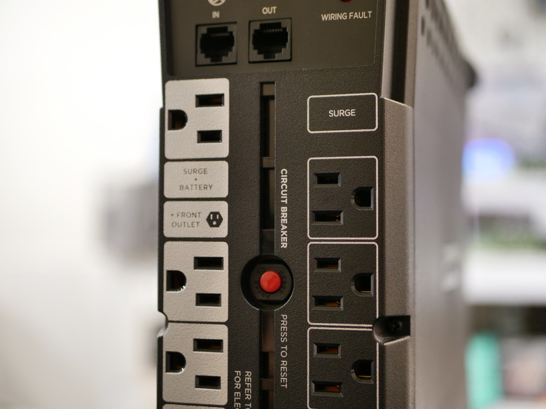 點我看大圖 CyberPower GX150C2M不斷電系統 簡易開箱