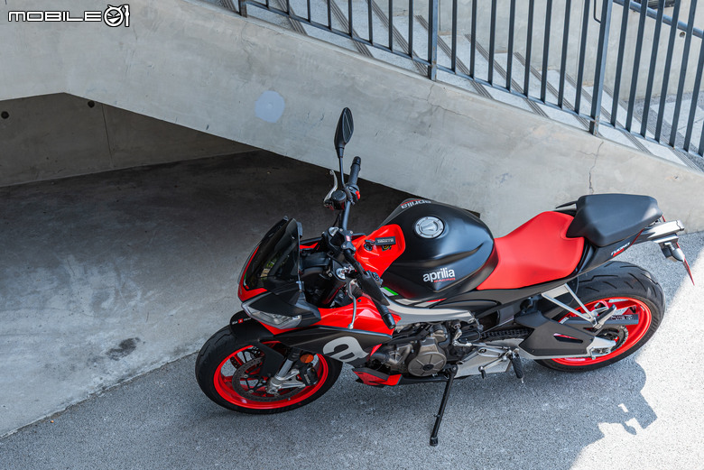 點我看大圖 Aprilia Tuono 660 試駕報告|手握燥熱戰鬥純血,電控帶來千變萬化!