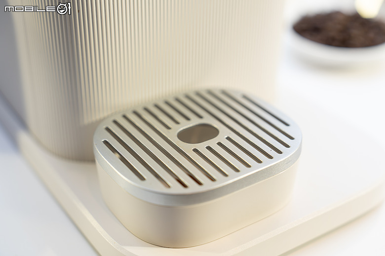 飛利浦 Philips Baristina 一滑極萃義式咖啡機登場!一按一滑一分鐘,現磨咖啡輕鬆享受